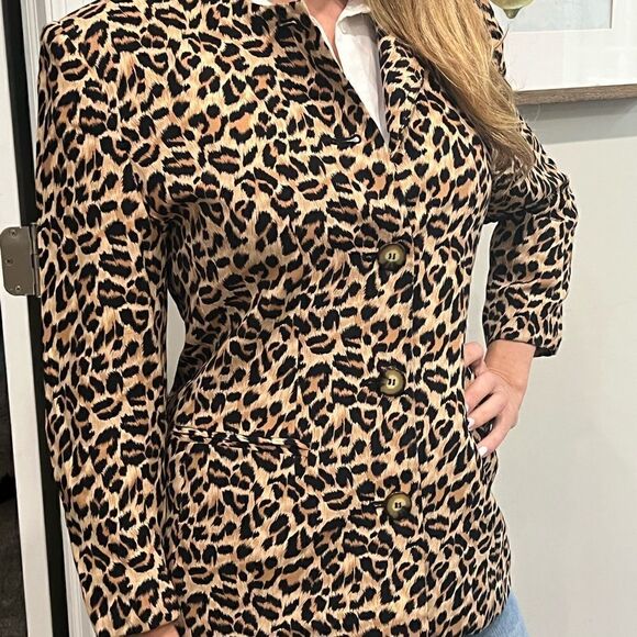 Petite Sophisticate animal print jacket. Size 4 - Picture 2 of 8